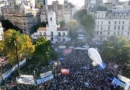 Marcha por la universidad pública: miles de personas colmaron la Plaza de Mayo