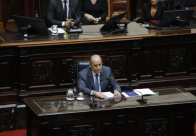 Francos eludió preguntas y fue blanco de chicanas en Diputados: «Karina muerde más que Conan» y el «3%»