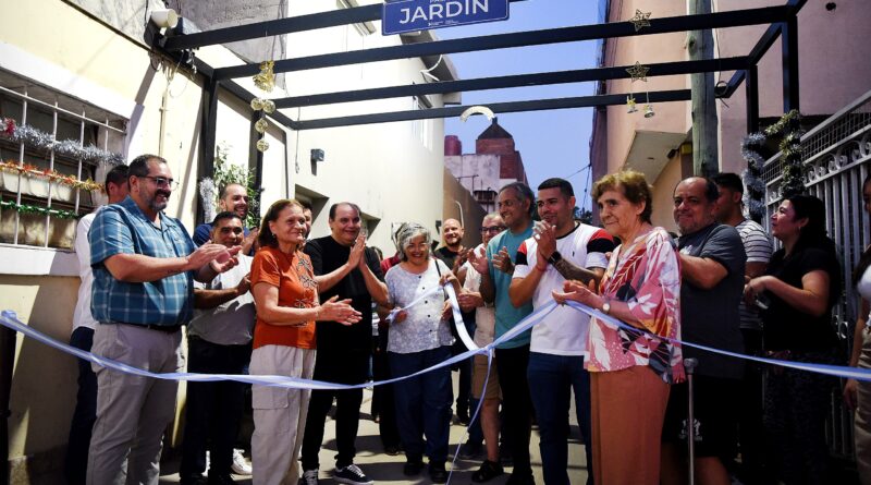 Gustavo inauguró obras de intervención paisajística en el Pasaje Jardín