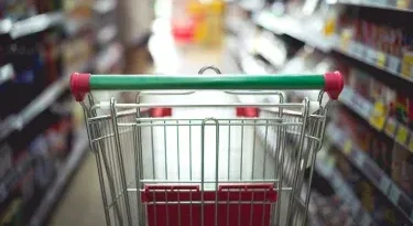 El consumo masivo se hundió 6,3% mensual en febrero