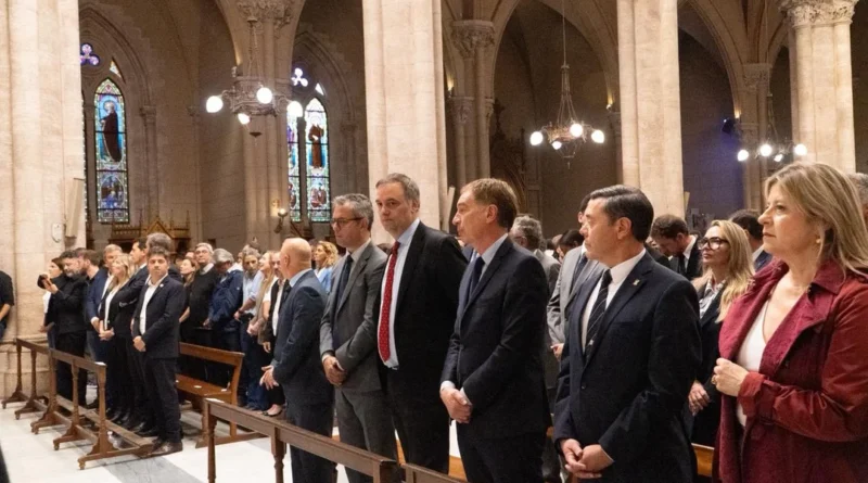 La misa en Luján por el Papa Francisco reunió a Adorni y Kicillof