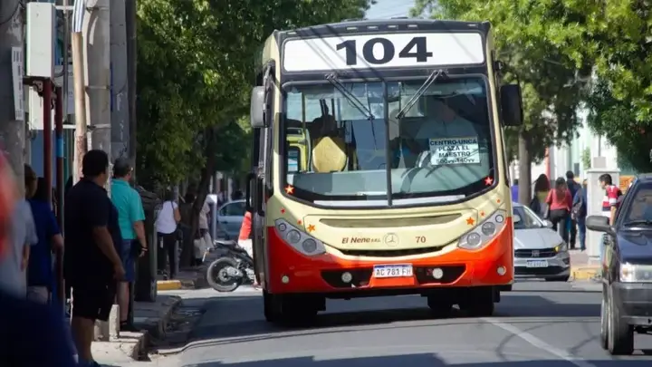 Se levantó el paro de colectivos y  se normaliza el transporte en Catamarca