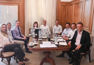 El Gobierno reúne a la mesa política para discutir la reforma electoral y el informe de Adorni en el Congreso