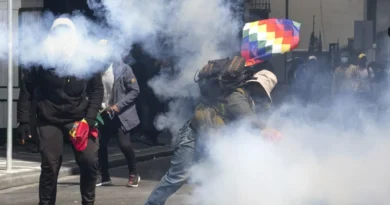 Bolivia: siguen los incidentes y el Presidente anunció que reducirá su sueldo