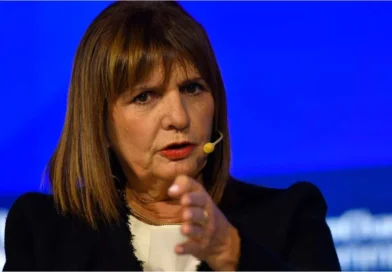 Bullrich adelantó la presentación de su declaración jurada en medio de la investigación a Adorni