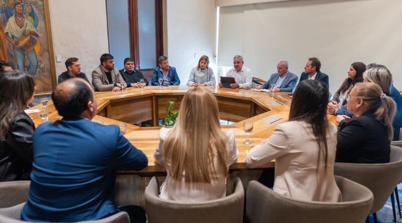 Jalil se reunió con diputados oficialistas