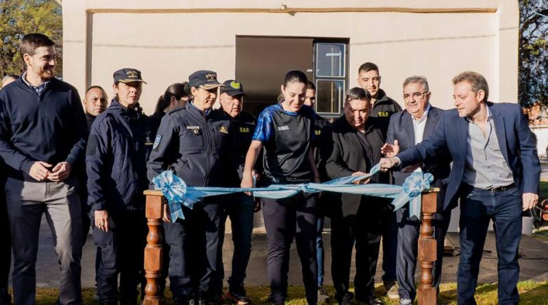 El Gobernador encabezó la inauguración de obras en el Polideportivo Policial