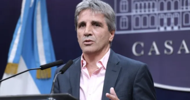 La agencia internacional Fitch Ratings mejoró la calificación de la deuda argentina