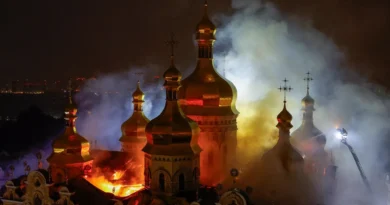 Al menos 11 muertos y graves daños en una histórica catedral tras un ataque ruso sobre Kiev
