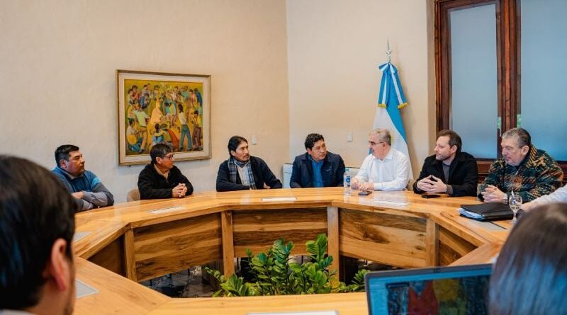 En agosto se licita el camino a Laguna Blanca y avanza el tendido eléctrico