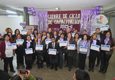 28 cuidadores de adultos mayores finalizaron su capacitación