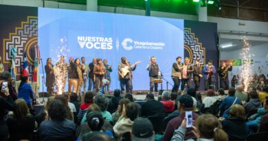 Música en vivo y entrega de material discográfico en una nueva edición de «Nuestras Voces en el Poncho»