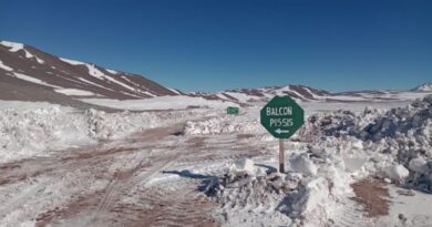 Gobierno despliega un operativo de emergencia para asistir a personas varadas en la Cordillera