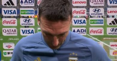«Me tengo que ir, estoy muy emocionado»: Scaloni no pudo contener la emoción tras la hazaña de la Selección argentina ante Egipto