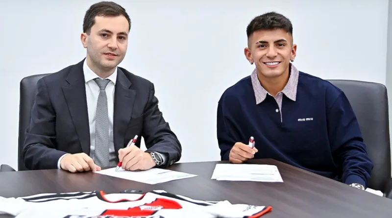 Thiago Almada firmó su contrato en River 