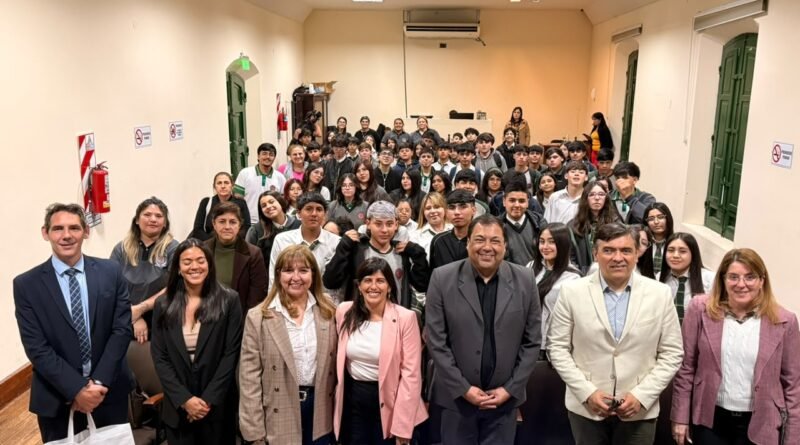Estudiantes de la Escuela Municipal «Miguel Cané» participaron de una jornada sobre el Régimen Penal Juvenil