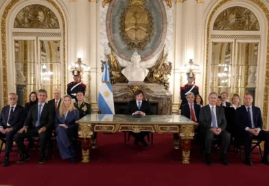 Milei anunció sanciones a petroleras que operen en Malvinas y la construcción de una base naval en Ushuaia