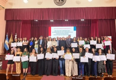 La Capital fortalece la formación docente con diplomaturas en lectura crítica y educación inclusiva