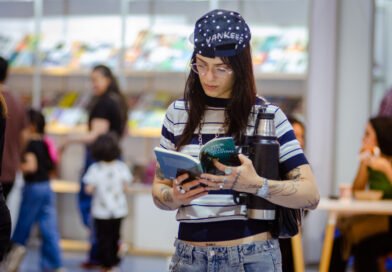 Viernes en la Feria del Libro: Gabriela Exilart, Pedro Saborido y Manuel Cantón, entre los destacados de la jornada